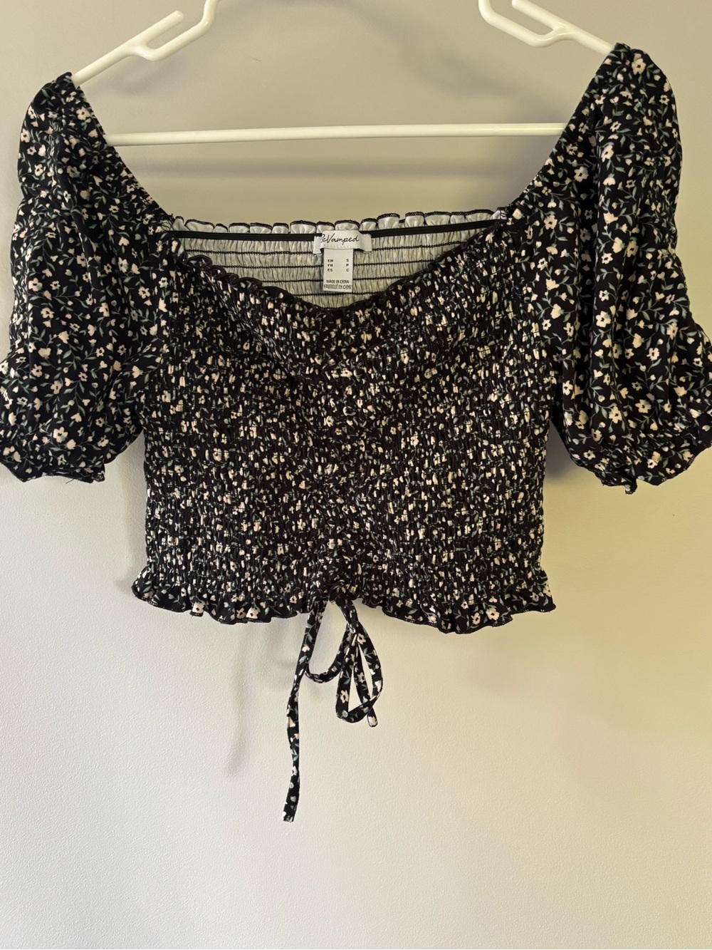 Re-Vamped Black Floral Puff Sleeve Crop Top